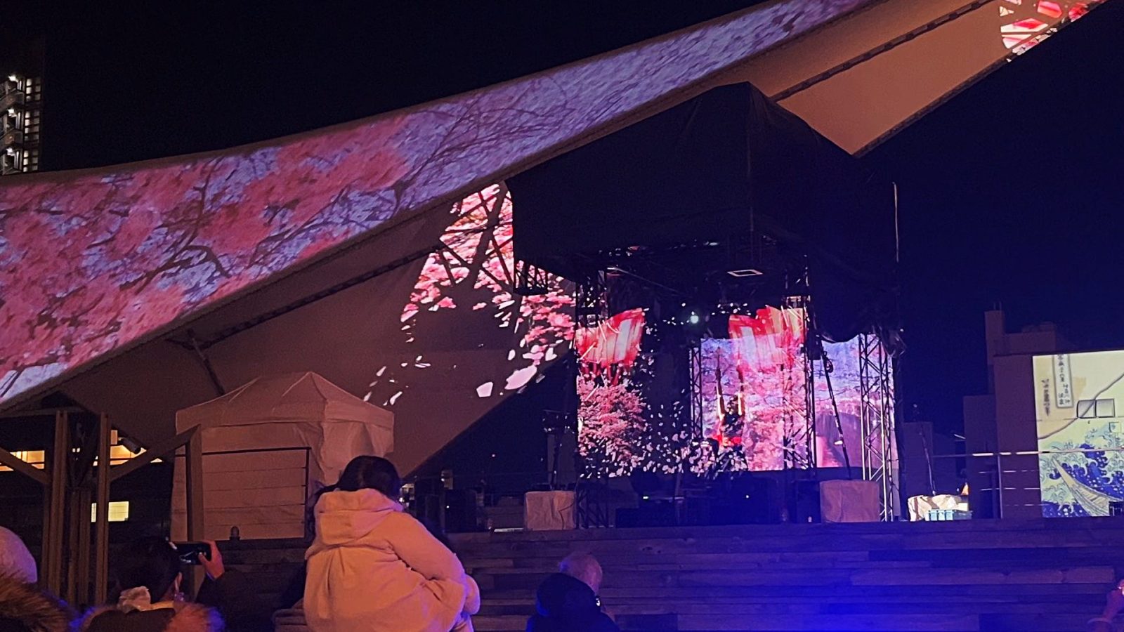 『天王洲・キャナルサイド プロジェクションマッピング HOKUSAI IMMERSIVE ART』
